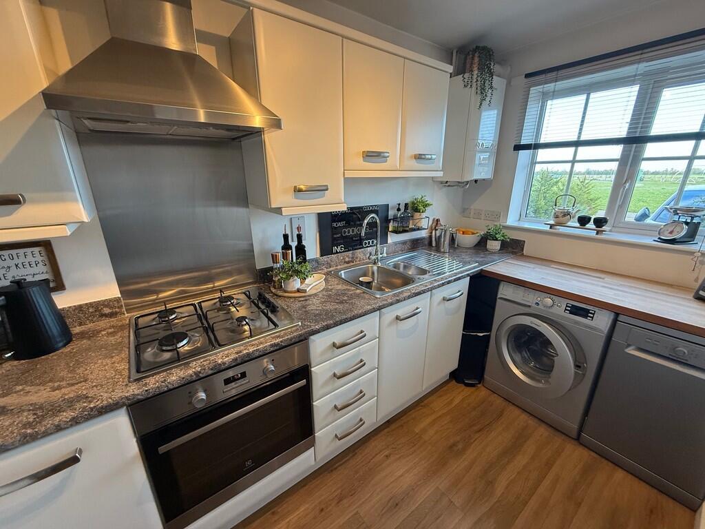 Jubilee Drive , Market Deeping  photo 3