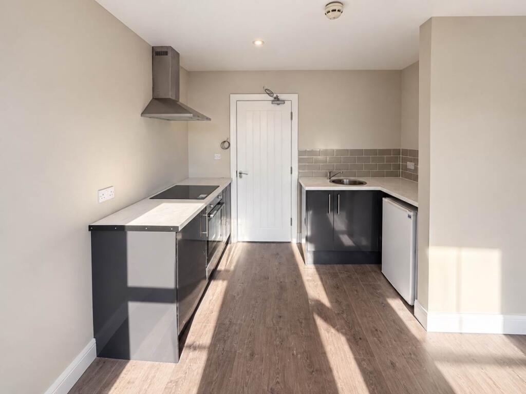 Apartment in Eastbourne, Little Chelsea, Motcombe - View 3