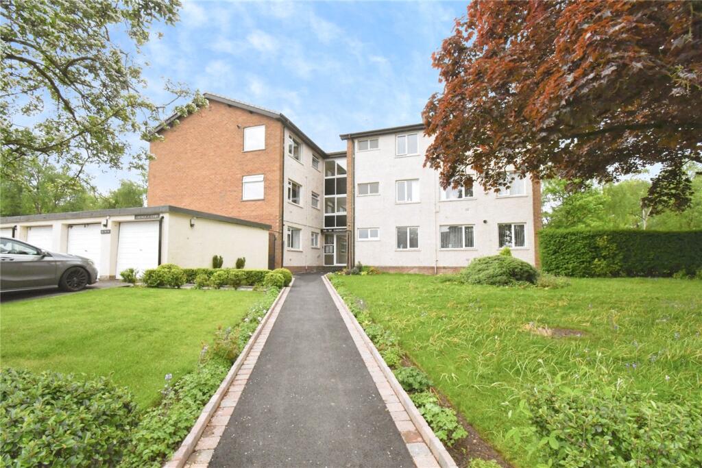 1-bed flat on Cheswood Court, Arrowe Park, Wirral, £98,000