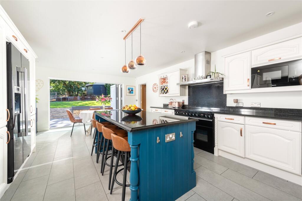 31, Renhold Road photo 4