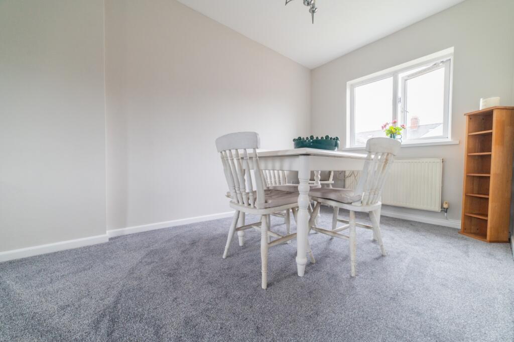 Edmonds Court, Roath photo 4