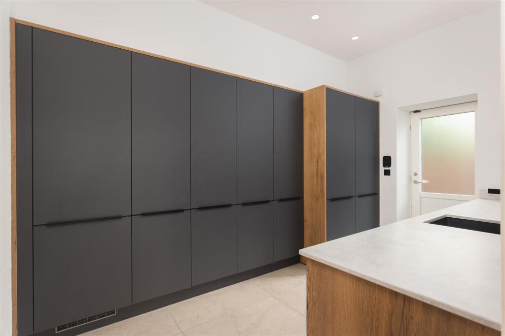 House in Leeds - View 5