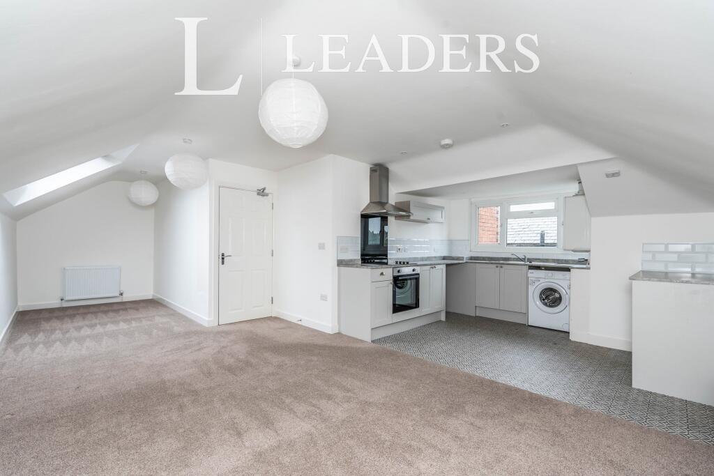 Apartment in Southampton - View 4