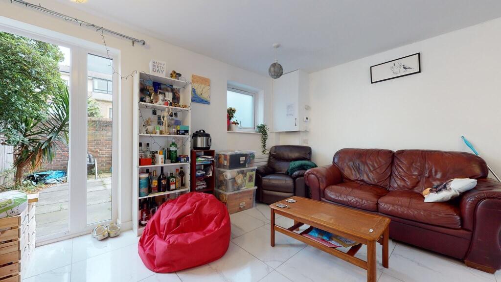 Main image of property: Barnfield Place, London, E14