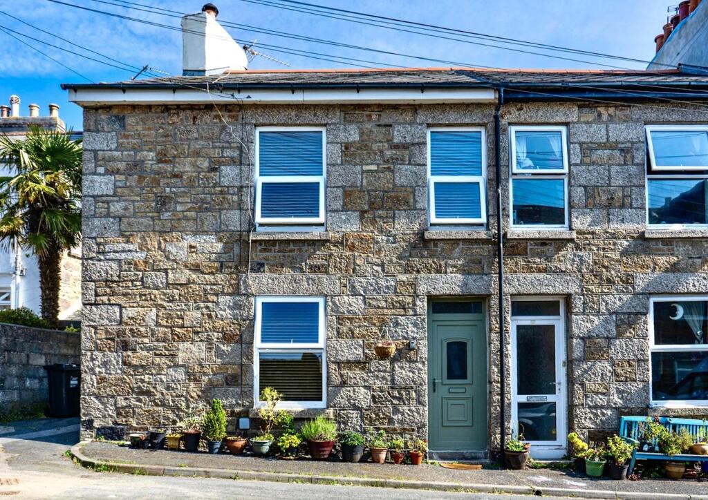 3 bedroom end of terrace no chain