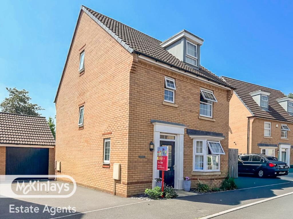Main image of property: 4 bedrooms town house, south facing garden, Garage and Parking.Creech St. Michael