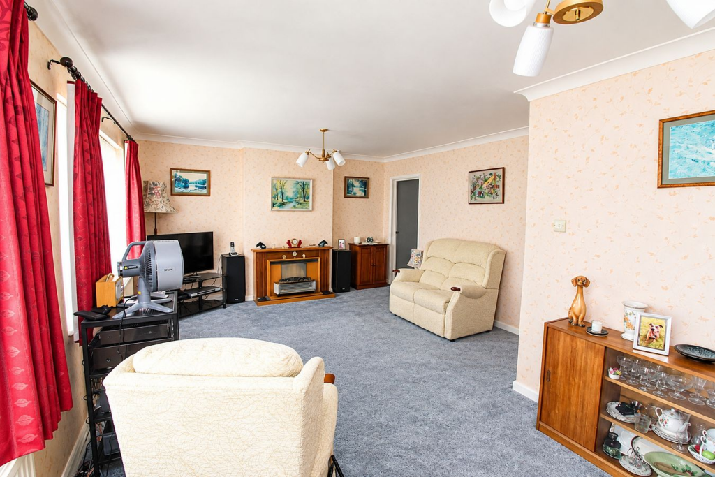 Mowbray Crescent, Stotfold, Hitchin, SG5 photo 4