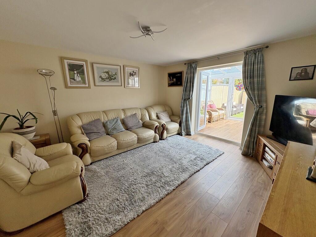 Tudor Crescent, Cosham photo 2