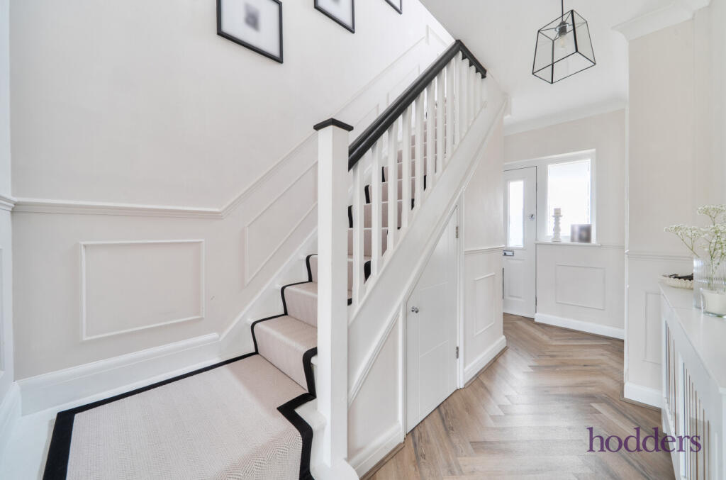 House in Runnymede, Addlestone - More