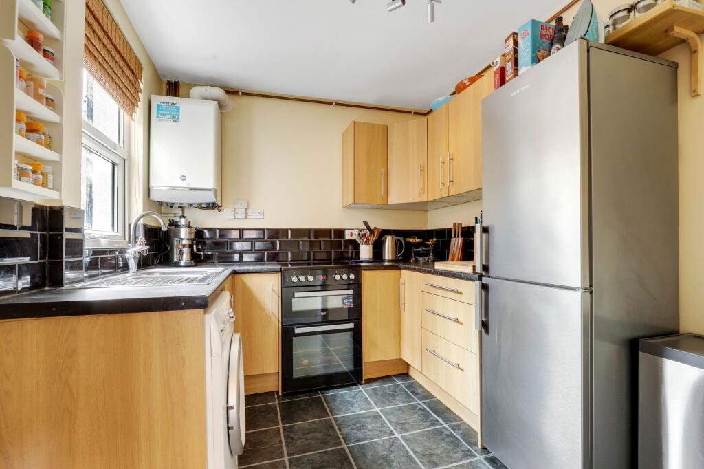 House in Nottingham, Nottinghamshire - View 4