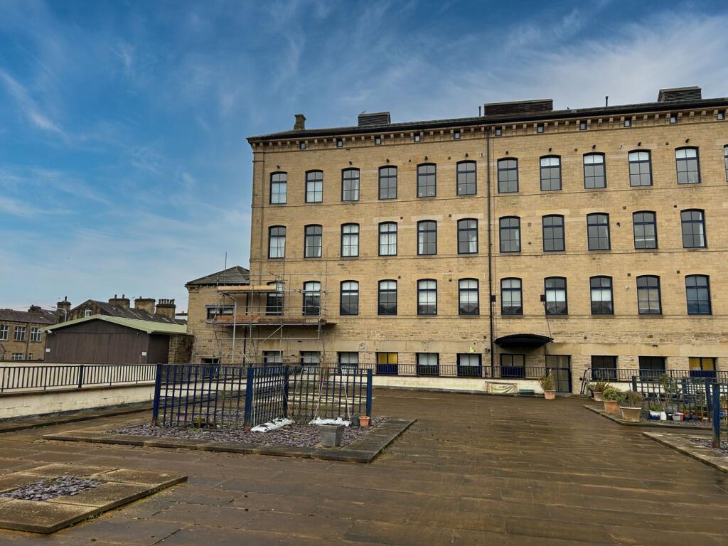 Main image of property: The Locks, Bingley, BD16