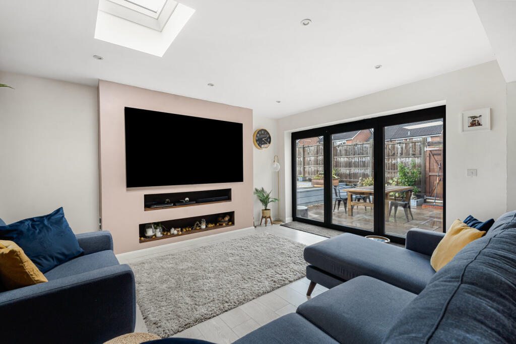 House in Cheltenham, Hatherley, Benhall - View 2