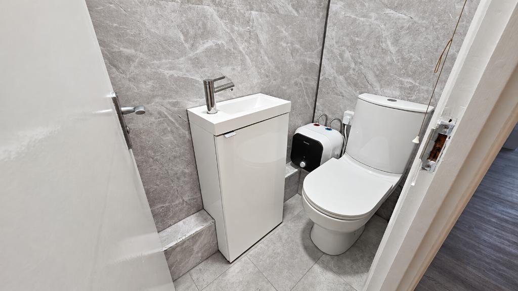 Apartment in London - View 5