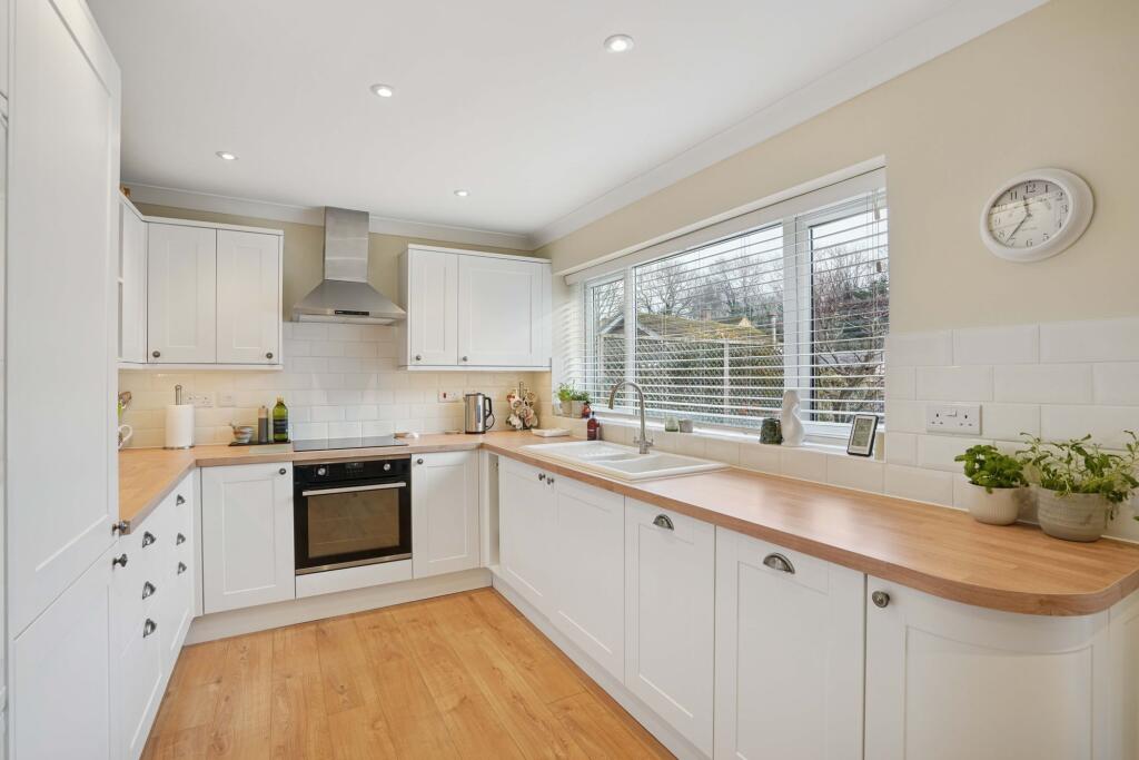 House in Vale of White Horse, Peachcroft, Abingdon on Thames - View 5