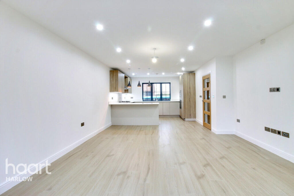 4-bed detached on Barnmead, Bishops Stortford, £900,000