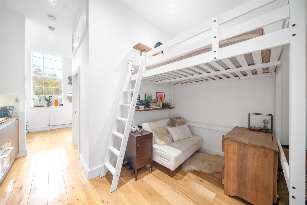 Studio flat for rent