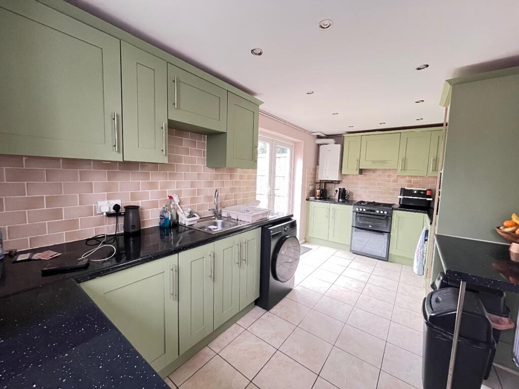 House in London, Harold Hill - View 3