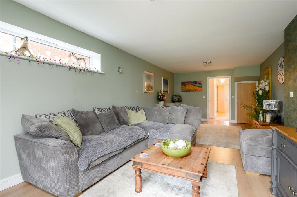 Overend Avenue, Pocklington, York, YO42 photo 3