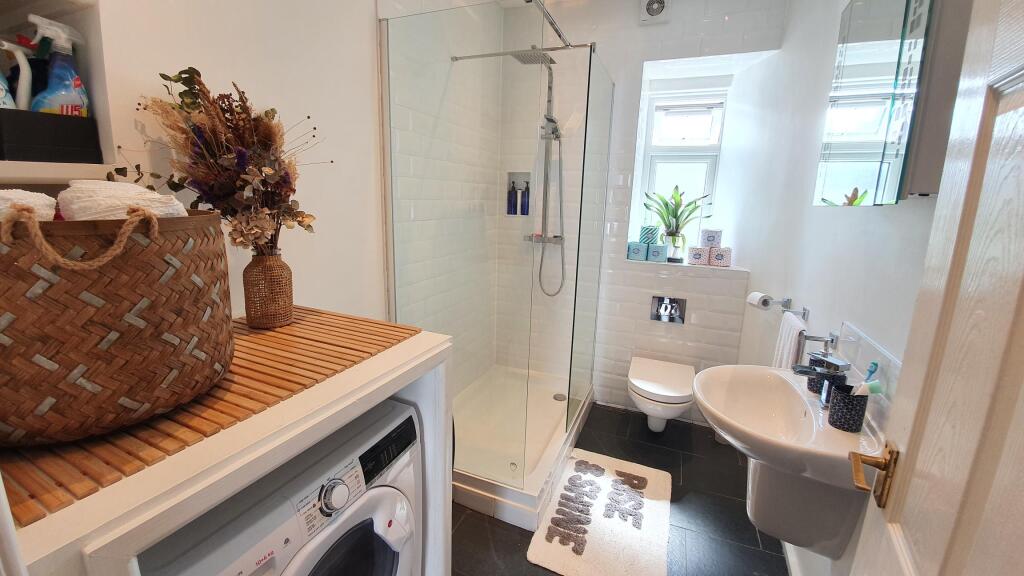 Apartment in Bristol, Clifton Village, Hotwells - View 4