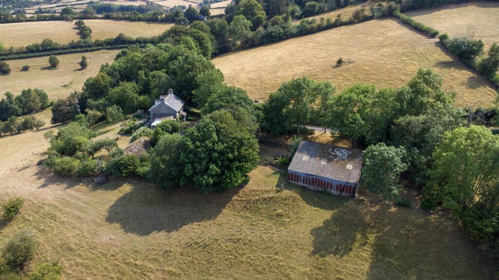 House in Clun - View 4