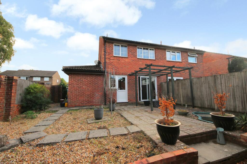 Medlar Close, Hedge End, SO30 photo 4