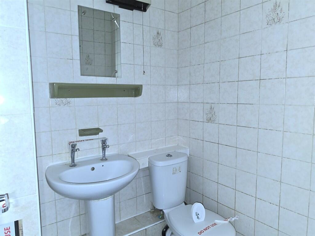 Apartment in Southall - View 4