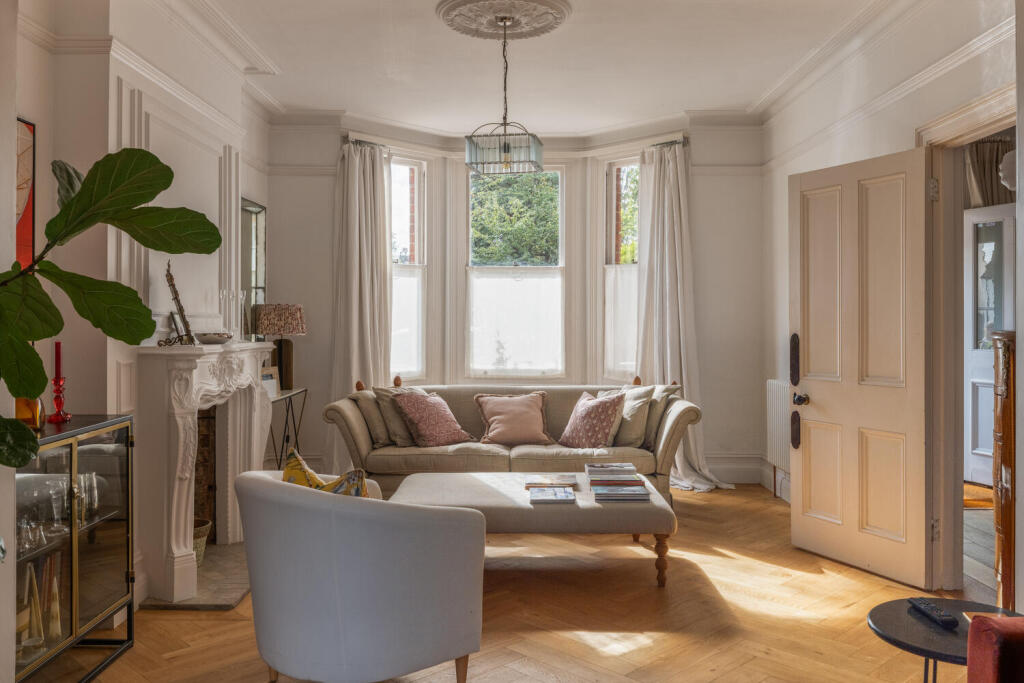 House in Guildford - View 3