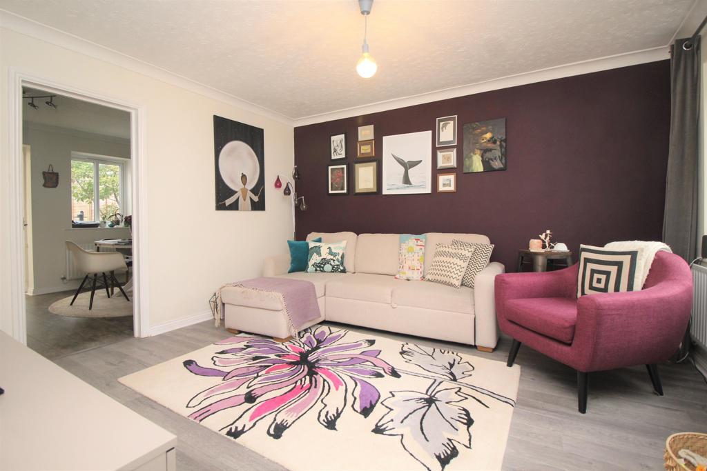 House in Milton Keynes, Emerson Valley, Shenley Brook End - More