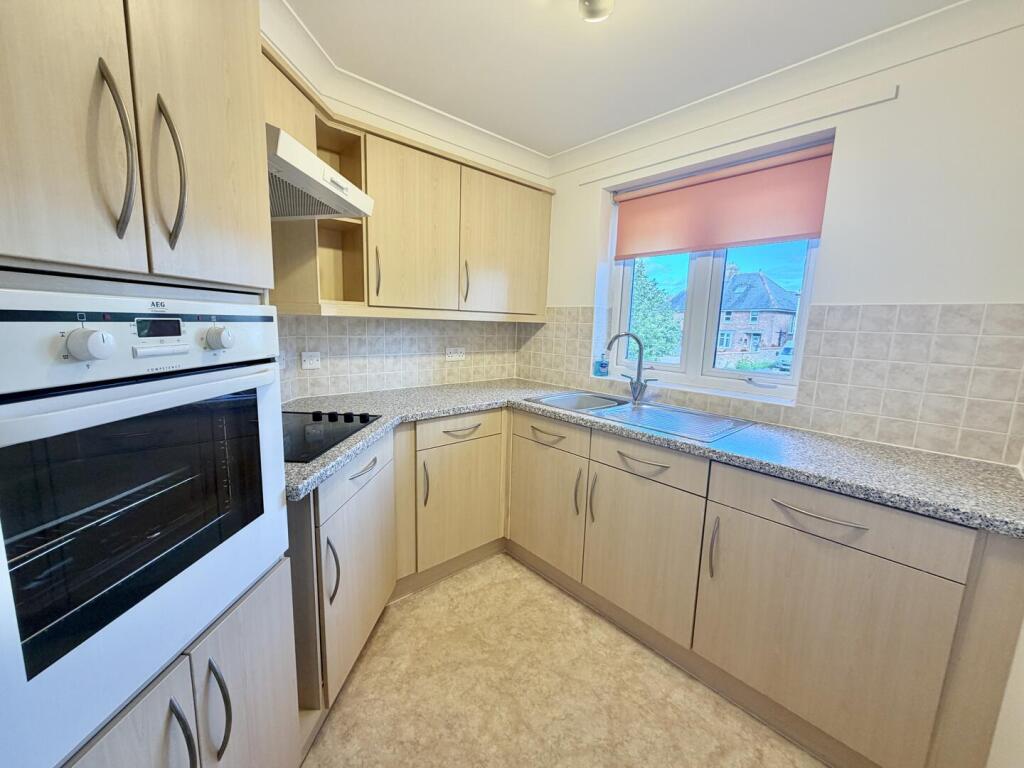 Apartment in Dorchester - View 4