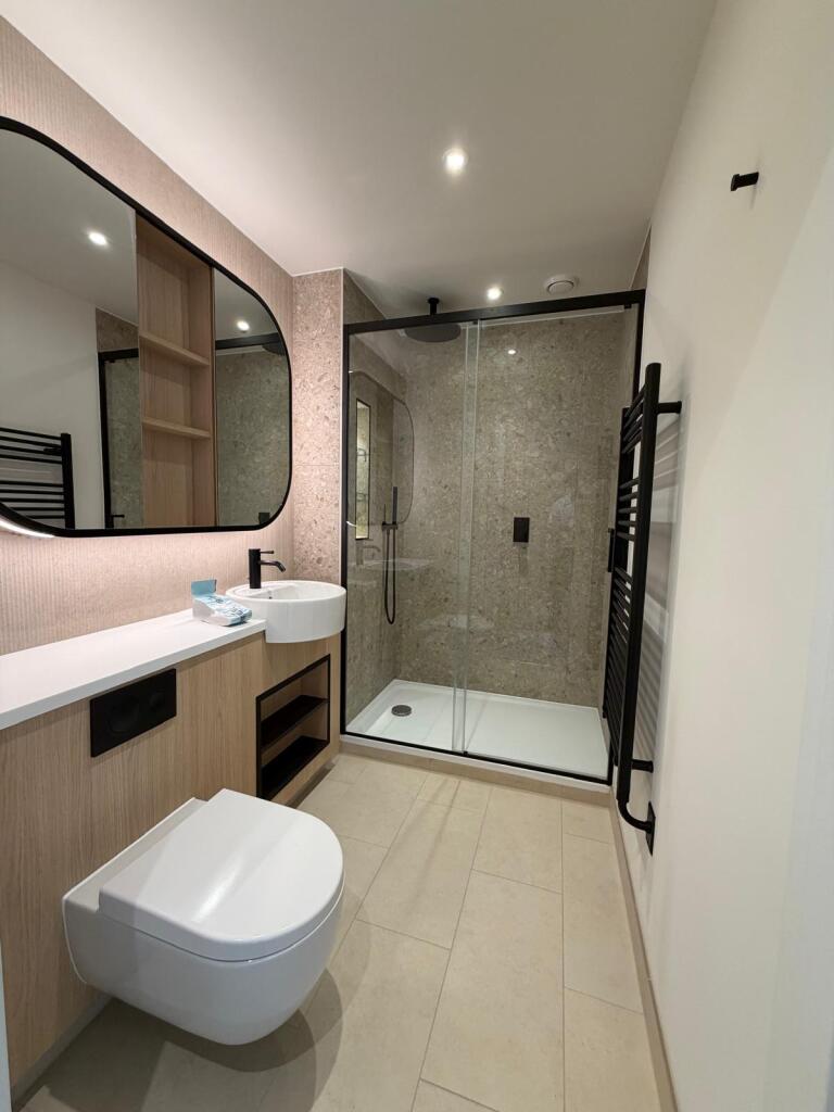 Apartment in London - More