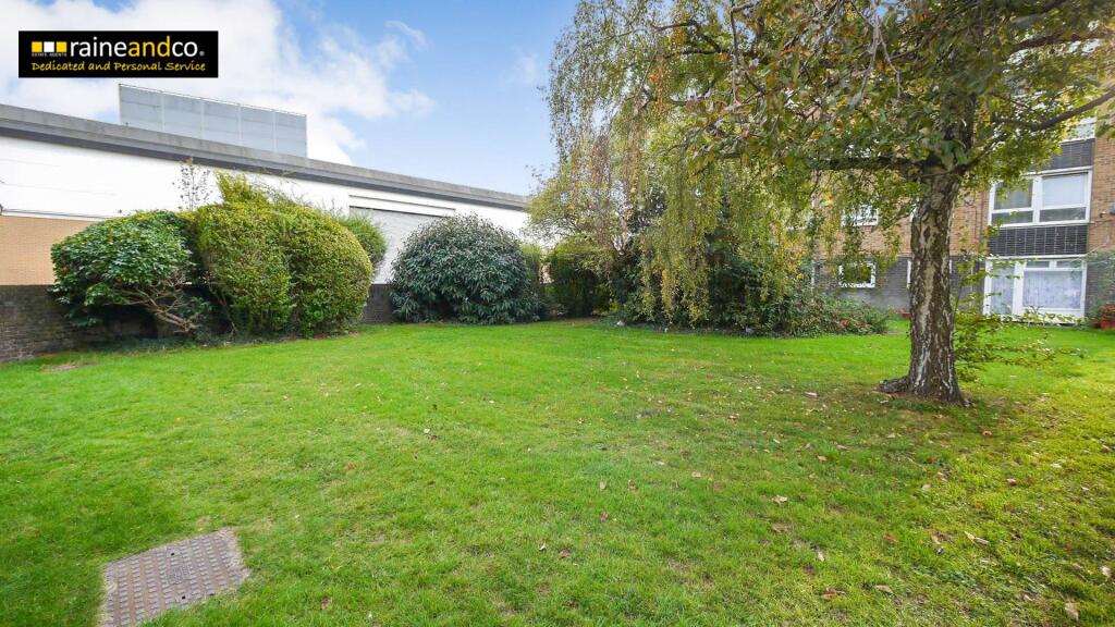 Apartment in Hatfield, Roe Green - More
