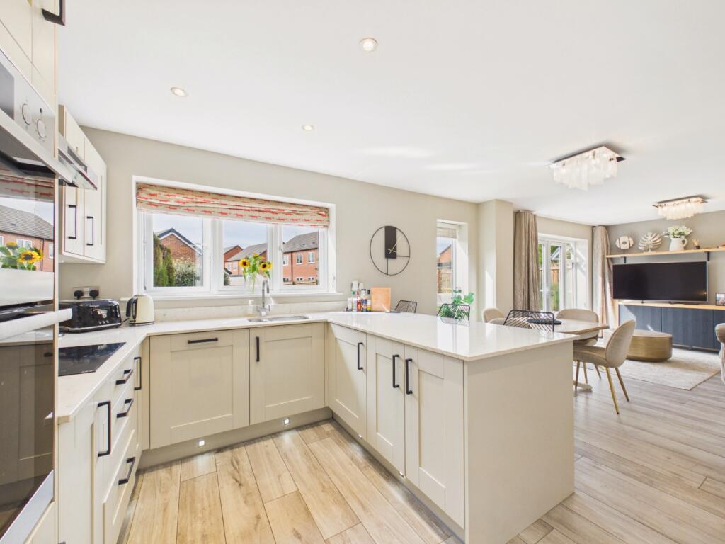 House in Hull - More