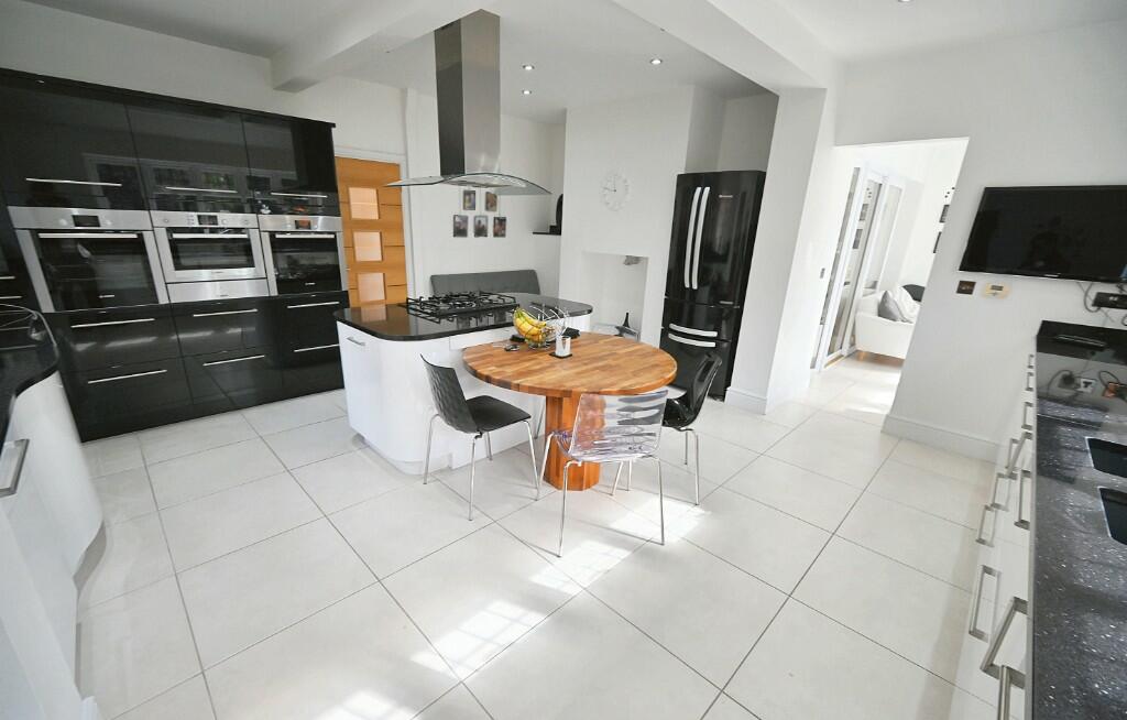 19, Lothians Road, Tettenhall, Wolverhampton, West Midlands, WV6 photo 2