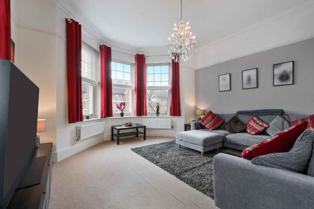 Cavendish Walk, Epsom, KT19 photo 2