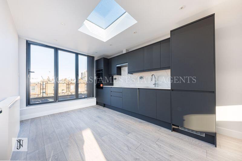 Apartment in London - View 4