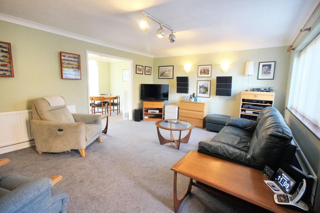 Swallow Park, Thornbury, BS35 photo 2