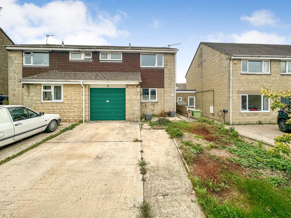 3-bed semi-detached on Conygar Road, Tetbury, Gloucestershire, £240,000