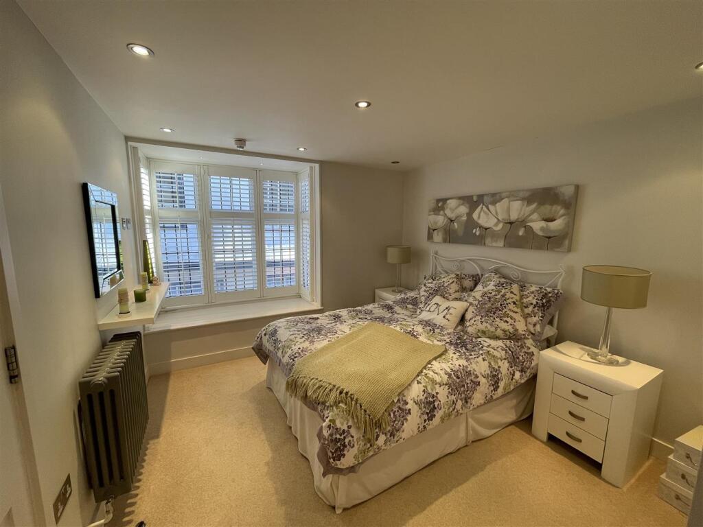 Apartment in Canterbury - More