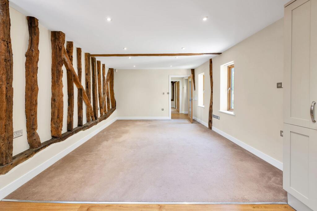 La Loupe Court, Royston, SG8 photo 3