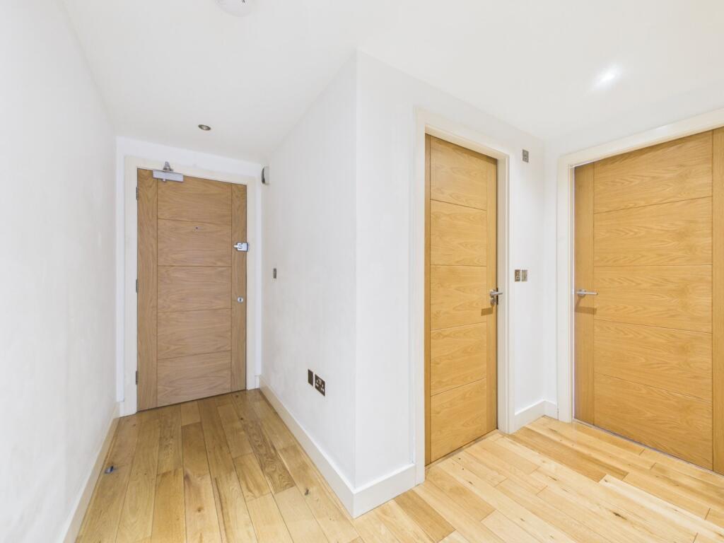 Apartment in Twickenham - View 5