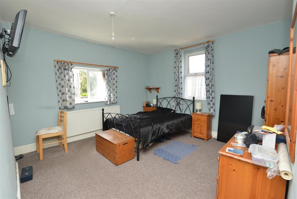 House in Bristol, Greenbank, Easton - More