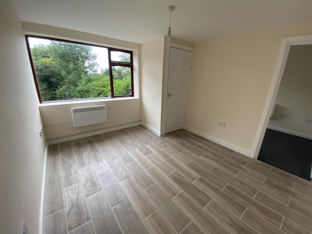 Apartment in Stoke-on-Trent - View 2