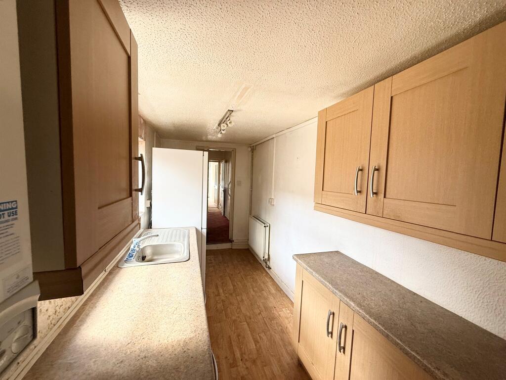 House in Luton - View 4