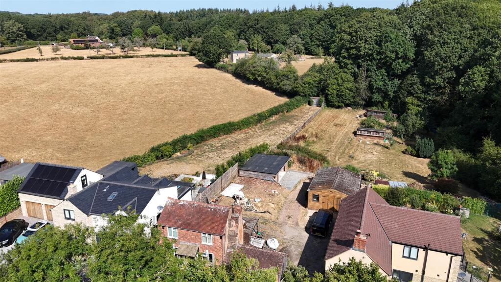 Main image of property: Gorsley, Newent