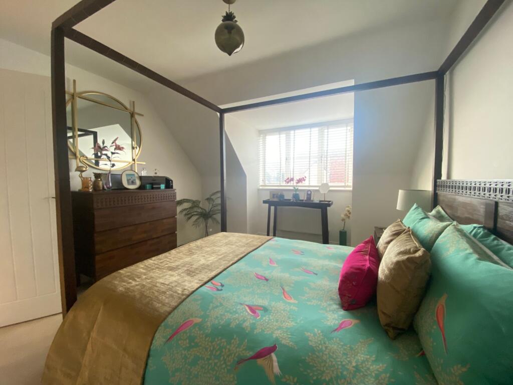Apartment in Horsham, Colgate - View 5