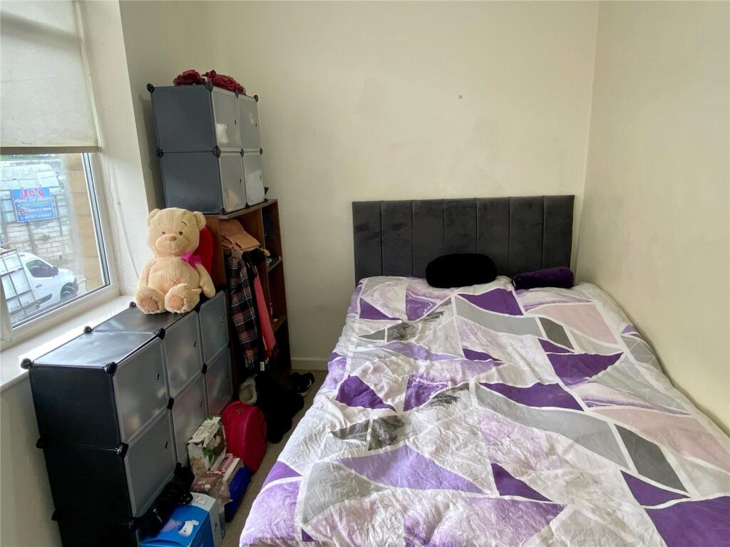 Apartment in Kirklees, West Yorkshire - View 4
