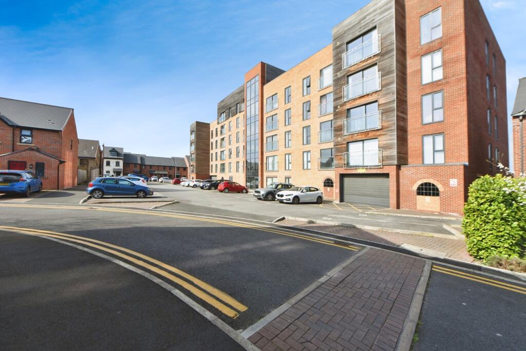 Apartment in Tameside, Fairfield - View 3