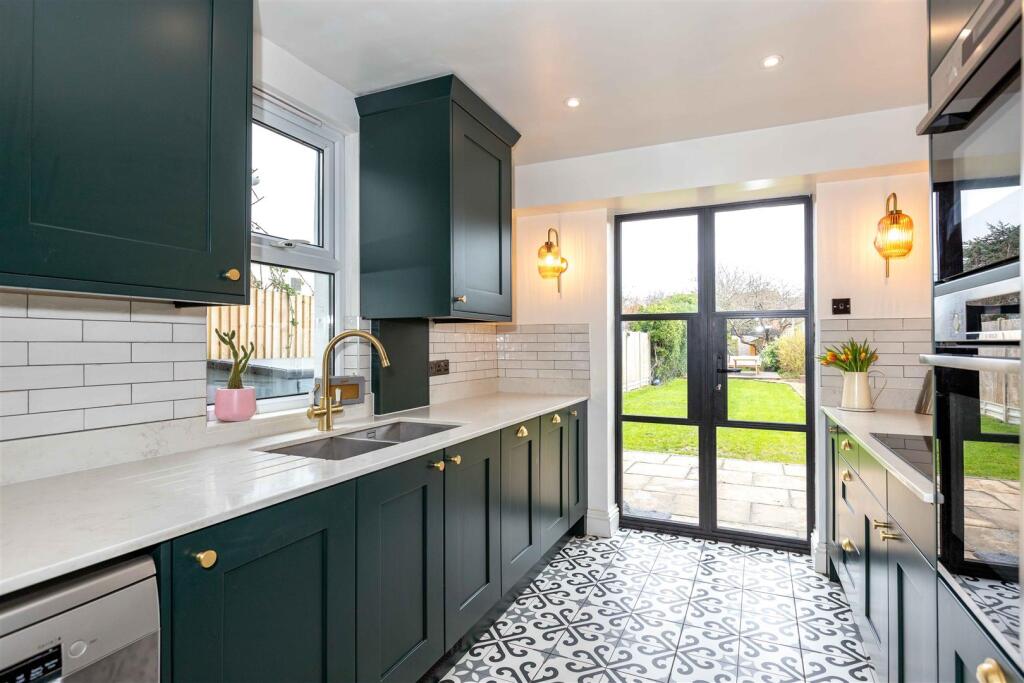House in Worthing, West Sussex - View 2