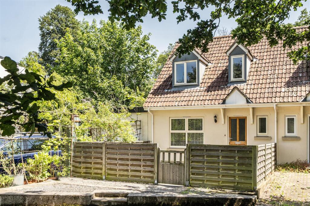 Main image of property: Gloucester Road, Bath
