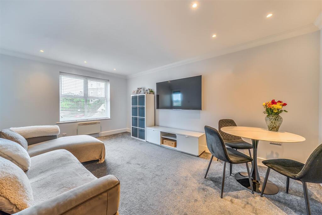 Apartment in Reading - More